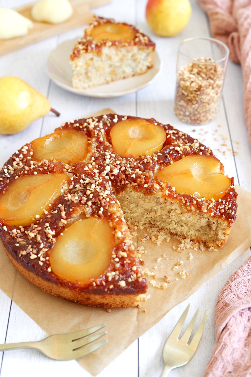 Perleensucre's tweet photo. Découvrez ma recette pour réaliser ce gâteau renversé aux poires et à la noisette savoureux, gourmand et moelleux à souhait 😍 😋 https://t.co/fWWTyBSqQF #vegan #pastry #miam #poire #noisette #food https://t.co/2gTEraISeb