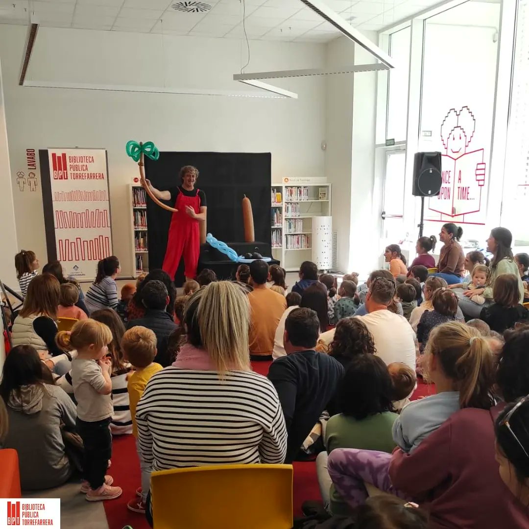 Moltes gràcies! Aquest matí l'àrea infantil s'ha omplert de rialles amb l'espectacle de <a href="/nopatiskos/">Nopatiskos Teatre</a>.

Quan es combina la diversió, els contes, la globoflèxia i l'art d'en Ferran l'èxit està assegurat! 🎈