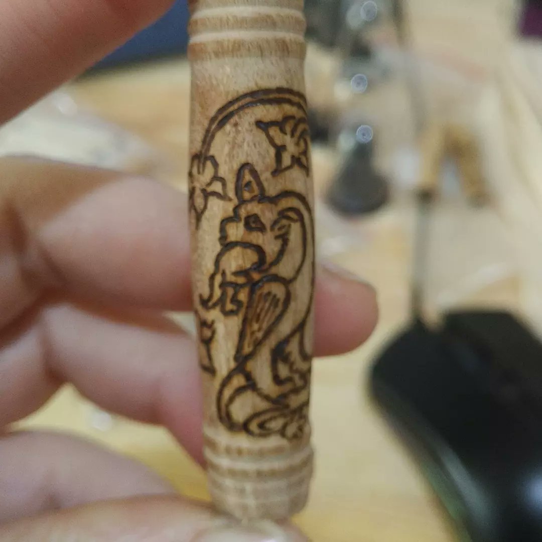 Fiftyeleven1's tweet photo. Hey #MedievalTwitter if you could personalise a pen/pencil what marginalia would you choose?

Can you guess what new item I might be bringing to the IMC Leeds craft fair? https://t.co/EocTYOhPEE