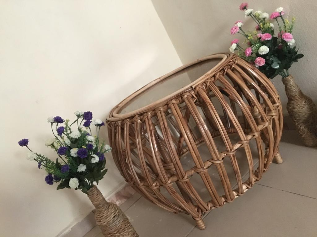 Oy_brands's tweet photo. This piece is a beautiful hand crafted round table with glass top made from cane/rattan. 
Price- #22,000 🇳🇬
Pickup-  Ibadan
Nationwide delivery
Payment confirms Order
All items are handmade❤️

#gtbank #hakeem #mayor #protest #lagos #adesua #hakimi #ibadan https://t.co/vAI9o4usw0