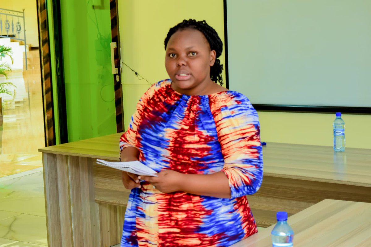 MboyaIsmael1's tweet photo. Thanks giving session towards the @KYMCAs-kenya on their commitment on matters concerning democracy, transparency &amp; good governance. KYMCA validation workshop ongoing in kisumu 
#KYMCAstrategicplan
@HSF-kenya
#goodgovernanceKe
#validationworkshop
@mayaAngelou https://t.co/zOczI4N5Cs