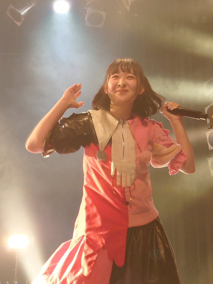 BiSH425105's tweet photo. 久しぶりのライブめっちゃ楽しかった(≧∇≦)
キンちゃん 表情がいつも豊かでいつも見てて楽しい！歌もダンスも凄く上手くなってて良かった！！
これからも頑張ってね！💛

#PIGGS  #ブーシャウトツアー 1部 #PIGGS渋谷 https://t.co/bHZGdA3sz2