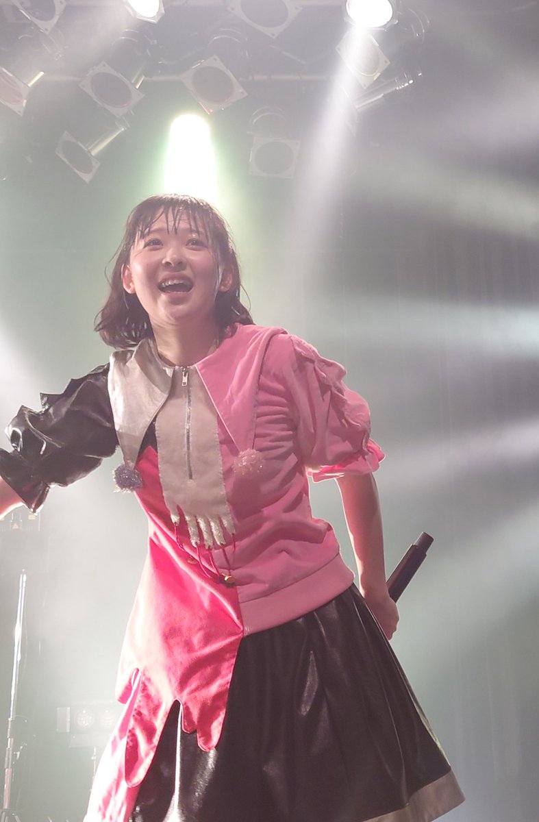 BiSH425105's tweet photo. 久しぶりのライブめっちゃ楽しかった(≧∇≦)
キンちゃん 表情がいつも豊かでいつも見てて楽しい！歌もダンスも凄く上手くなってて良かった！！
これからも頑張ってね！💛

#PIGGS  #ブーシャウトツアー 1部 #PIGGS渋谷 https://t.co/bHZGdA3sz2