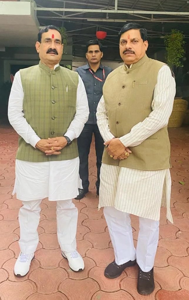Princelodwal1's tweet photo. भाजपा के वरिष्ठ नेता एवं मध्यप्रदेश के मा. गृहमंत्री डॉ नरोत्तम मिश्रा जी (दादा), आपको जन्मदिन की हार्दिक बधाई एवं शुभकामनाएं। 
बाबा महाकाल से प्रार्थना है कि आप दीर्घायु हों और सदैव स्वस्थ एवं प्रसन्न रहें।
@drnarottammisra
@DrMohanYadav51 https://t.co/c4upMo0cwk