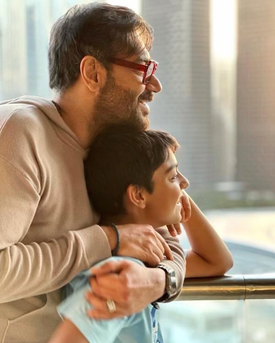 PuneTimesOnline's tweet photo. “The best part of any day is this… Won’t trade these baap-beta moments for anything in the world,” writes @ajaydevgn as he drops adorable photos with his son ♥️
#AjayDevgn #AjayDevgnFans #AjayDevgnFC #DadGoals #Bholaa #Bollywood https://t.co/ra651lP0fC