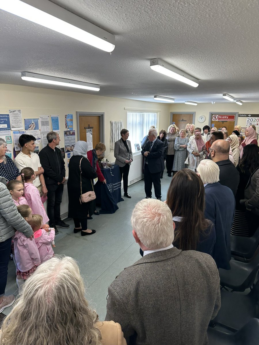 Very uplifting ceremony to celebrate and honour the life and work of Dr Ali of Pengam Health Centre. The turnout from NHS Wales, @AneurinBevanUHB, @CaerphillyNCN, colleagues, staff and patients was reflective of the stature of the man. @JudithPagetCEO @dr_liam @muslimdoccymru