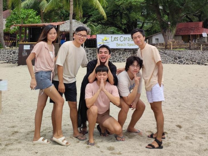 palakanation's tweet photo. 'S' in RIVETS stands for Slay 💅💅

#SizzlingHotSummer ☀️⛱️ https://t.co/CqP27KAsuL