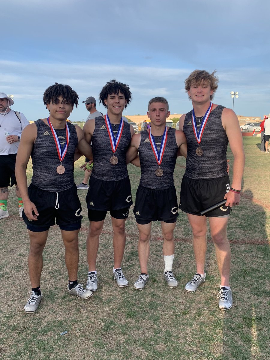 Congratulations to the boys 4x200 for advancing to the area meet! 
Eric Paradez
Kendrick Johnson
Shawn Wood
Blake Carr