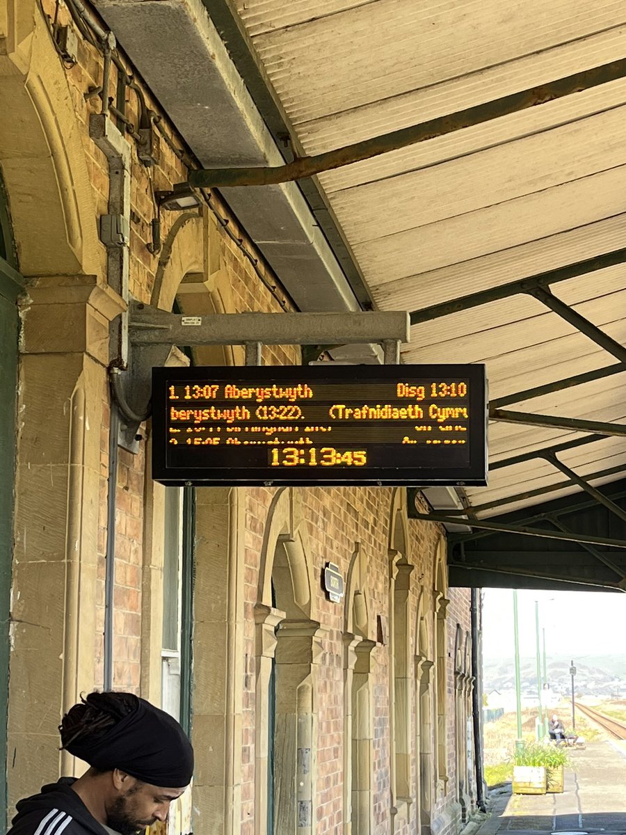 commuter_X's tweet photo. Hi @tfwrail I’m waiting at Borth for the 1310 to Aber but no sign of it. Is it running? And if it is when will it be here? Thanks. https://t.co/TpC0oTMbMN