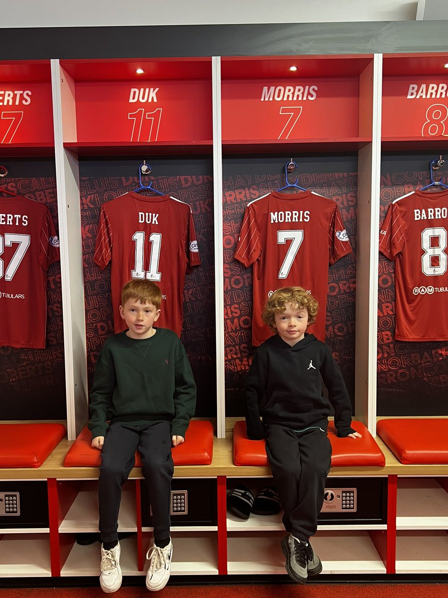 Great morning at Aberdeen FC for Jacob &amp; Joshua signing contracts with #AberDNA to sign for the dons and support the dons forever more!