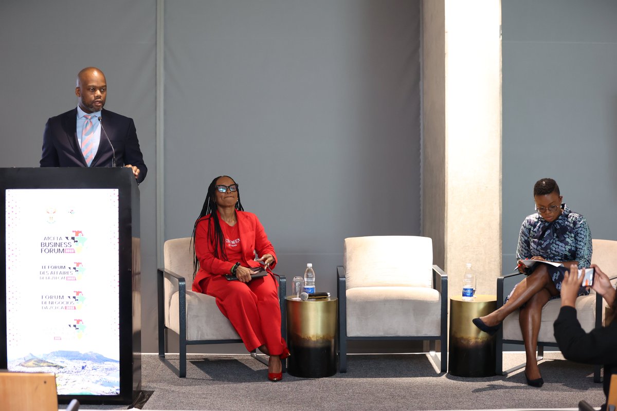AfCFTA's tweet photo. H.E. @MeneWamkele addressing the Media at the Convention Center in #CapeTown.
#TujengePamoja
#LetsBuildTogether
#AfCFTABF2023 https://t.co/FVnGlxARlU