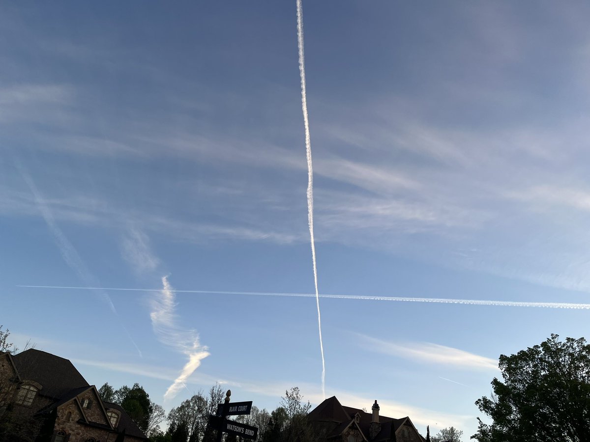 LeeDempster1's tweet photo. @Bsmith0013 @Ella__Dorsey @LaurelSpringsGC The type airplanes produce. https://t.co/xCEMJuxh8J