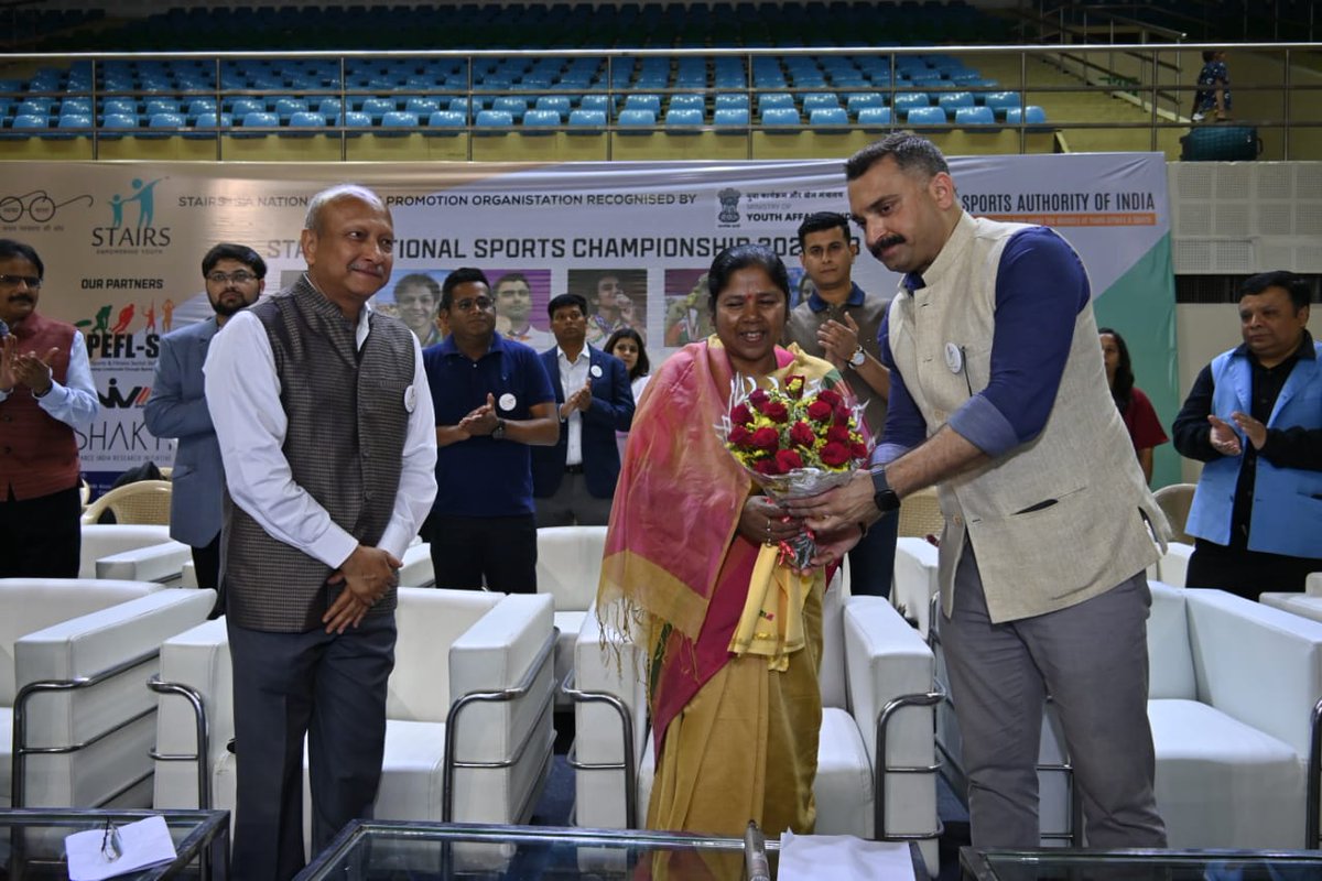 PratimaBhoumik's tweet photo. Sports play an important role in the life of a nation. It not only keeps the people physically fit but also unites them in the spirit of sportsmanship. 
Happy to attend the “One India One Goal” (OIOG) program organised by STAIRS at Indira Gandhi Stadium,Delhi today. https://t.co/s4hCLtn2Kr