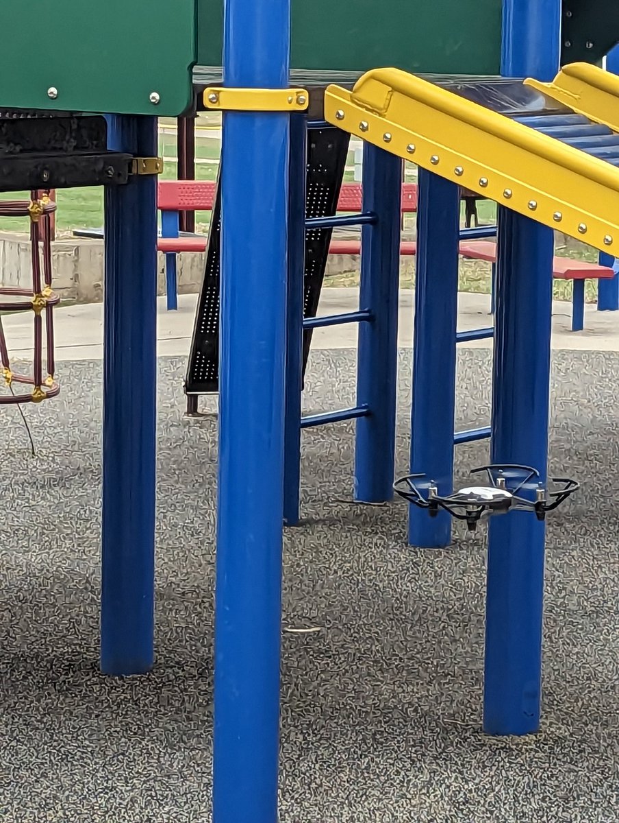ShawnaHarris15's tweet photo. Ready, Set, Drone and off we go to the park.  Lots of obstacles at the park. @SW_Iowa_STEM @NewBoCo @IowaSTEM https://t.co/BIUacLf3Ie
