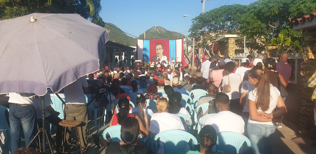 El pueblo de #IsladelaJuventud rindió tributo entre canciones y remembranzas a Jesús Montané Oropesa en su Centenario
#CubaViveEnSuHistoria