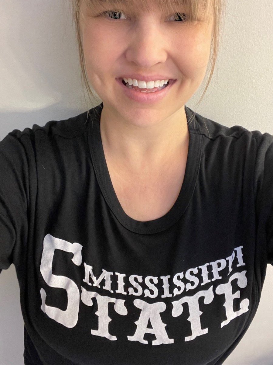 Twenty years in, and the Hubs realized if he bought me •𝘽𝙇𝘼𝘾𝙆• to rep Mississippi State, I would wear it 🖤  #SuperBulldogWeekend #HailState 🐾