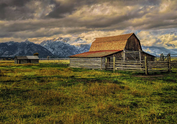 MORMON ROAD BARN:
fineartamerica.com/featured/mormo… 

#barn #tetonmountains #grandtetonnationalpark #nature #mountains #AYearForArt #artforsale #Travel  #travelphotography #giftideas #AYearForArt #BuyIntoArt #springforart #art #normabrandsberg #elegantfinephotography #art #jackson