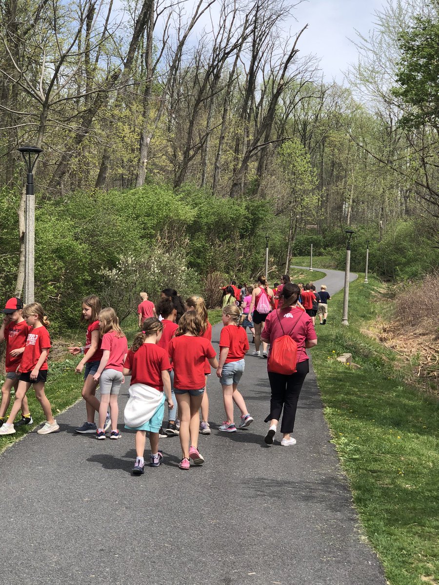 What a perfect way to spend a Friday… 3rd grade students participated in a “learn in the wild” day with community volunteers. Thanks to <a href="/MrsPeterson231/">Lauren Peterson</a> for organizing the event! #wilsonsd