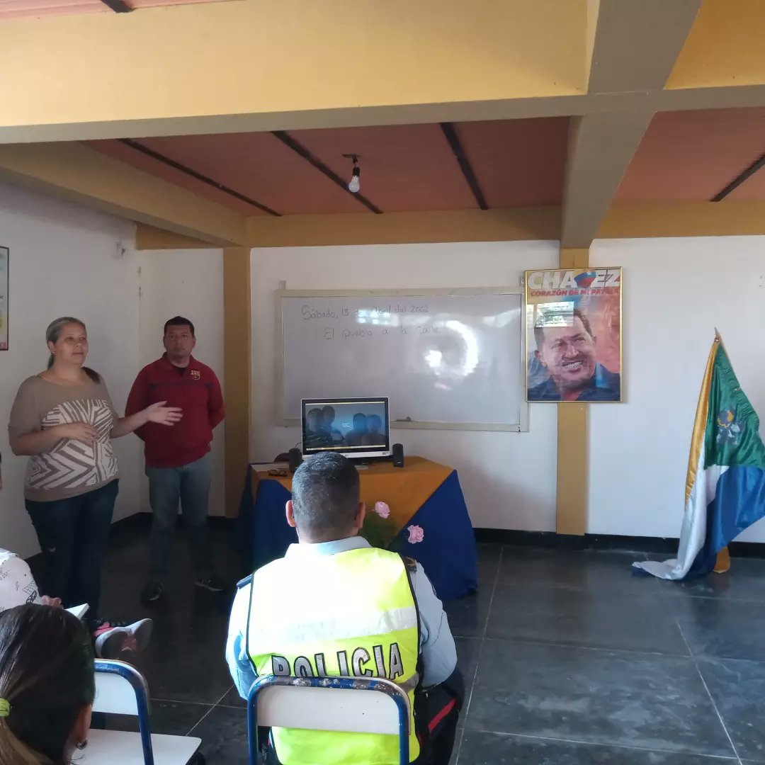PsuvOrgTa24's tweet photo. Encuentro con estructuras políticas del #McpioFcodeMiranda en conmemoración del 21° Aniversario del Golpe de Estado en contra de nuestro Comandante Eterno Hugo Chávez @NicolasMaduro @dcabellor @FreddyBernal @PartidoPSUV @PSUVTachira #ChavezVivePorSiempre https://t.co/BXh8pDfS9n
