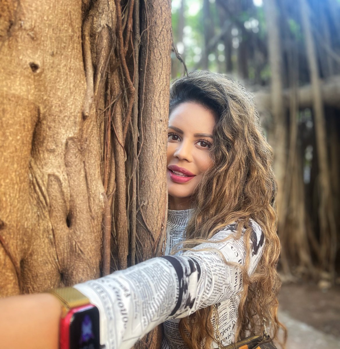 bhairavigoswami's tweet photo. I love hugging trees.
Old, Wise, Strong🤎💚💛
Abundant in energy
#trees #blessdCorner #PeaceAndLove https://t.co/BAlV7omYx0