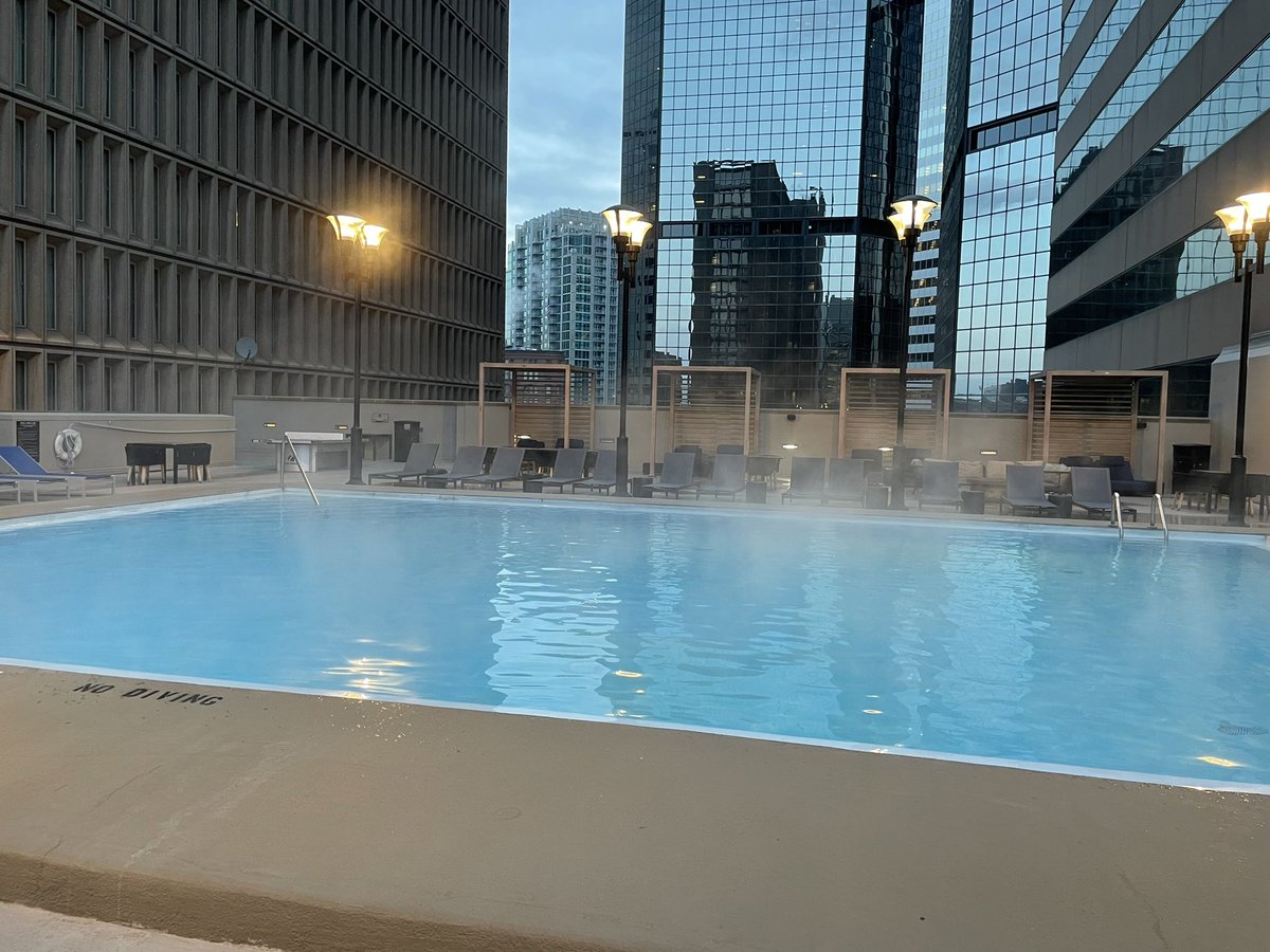tanyahoreck's tweet image. Cold water, heated rooftop pool, wonderful morning swim. Where are the other scmsers??#scms2023
