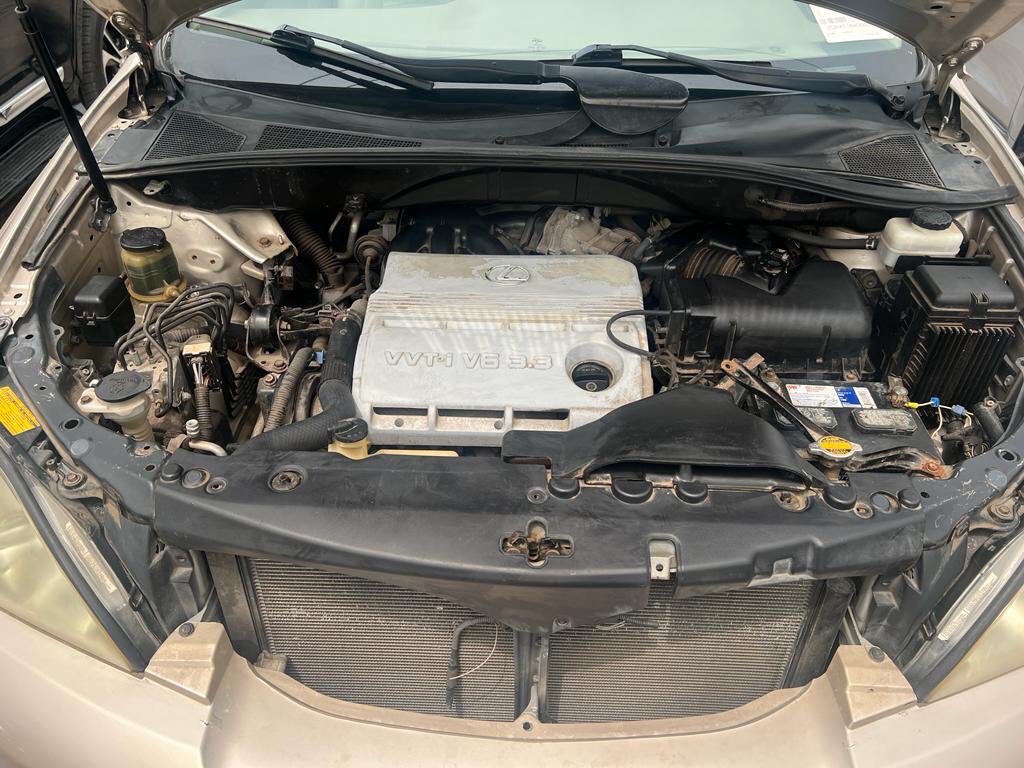 BuyLagosLtd's tweet photo. For Sale: Tokunbo 2006 Lexus RX330

📍: Lekki

Asking Price: 6.5m [Slightly Negotiable]

If interested, DM for Inspection or Call/Whatsapp; 0818 811 1105

- https://t.co/ZMsfKvD17B -

#BuyLagosLtd #BuyLagosLtdAutomobile #CarForSale #UsedCar #LexusRX330 https://t.co/x3oovpz8Ak