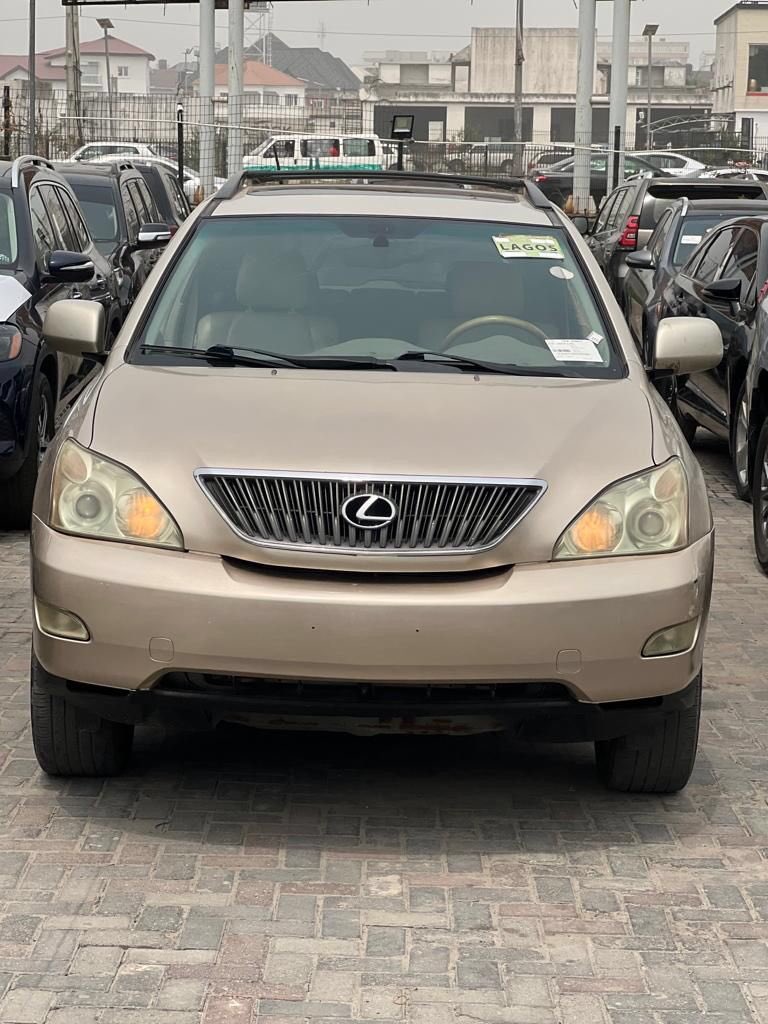 BuyLagosLtd's tweet photo. For Sale: Tokunbo 2006 Lexus RX330

📍: Lekki

Asking Price: 6.5m [Slightly Negotiable]

If interested, DM for Inspection or Call/Whatsapp; 0818 811 1105

- https://t.co/ZMsfKvD17B -

#BuyLagosLtd #BuyLagosLtdAutomobile #CarForSale #UsedCar #LexusRX330 https://t.co/x3oovpz8Ak