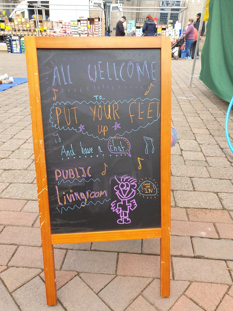 Kathryn52751360's tweet photo. #Oswestry ooh the sun is shining on @meetmacintyre @Camerados_org @KatieCresswel20 lovely to meet basketballers, artists, hoopers and... traffic wardens. #Inclusive #Stories #PartofSomething #PublicLivingRoom https://t.co/k7NloYJFpk