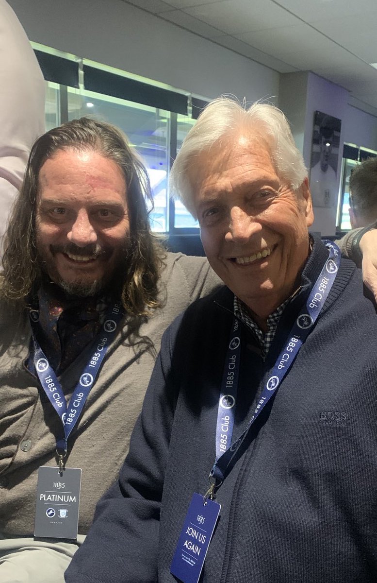 DarrenOfAlbany's tweet photo. Gone posh today down at @MillwallFC
Guest on our table the legend #BryanKing #Millwall @bryansgunn https://t.co/b7OFuzpHXP