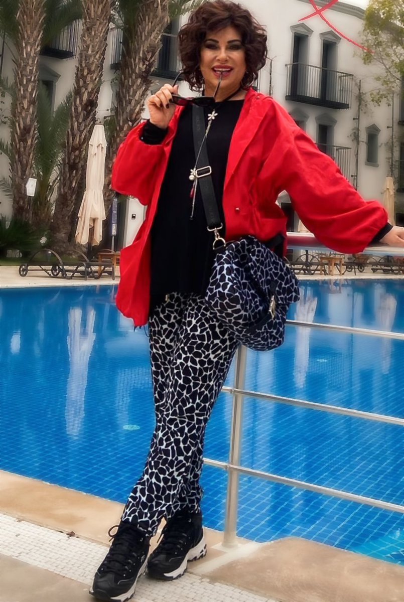 Kraliçe❤️ <a href="/nlgnblgn/">Nilgün Belgün</a>