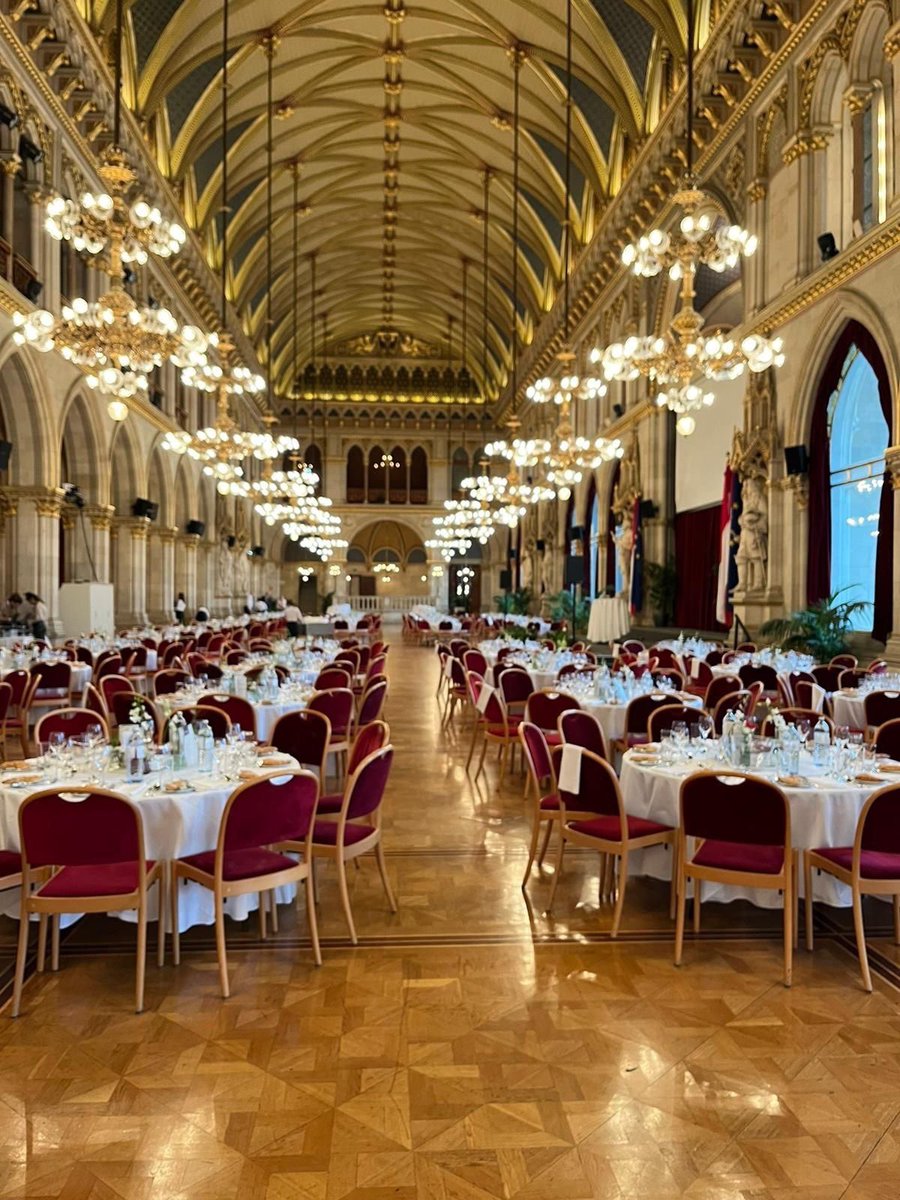 Thank you all for making #ANAKON2023 a great success, 700+ participant, 30+ plenary/keynote lectures, 300+ posters together with amazing presentations from piers and early state researchers showed how important Analytical Chemistry is today for our society!