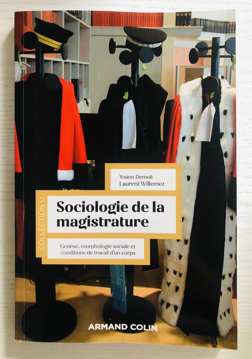Youss_Badr's tweet photo. 📚 « Les magistrats se recrutent très largement parmi les groupes sociaux les plus favorisés (cadres, professions intellectuelles supérieures etc). Ils sont très rarement issus des classes des classes populaires (agriculteurs, commerçants, ouvriers). »

Sur 100 magistrats, 70 viennent des catégories socioprofessionnelles les plus dotées en capitaux.