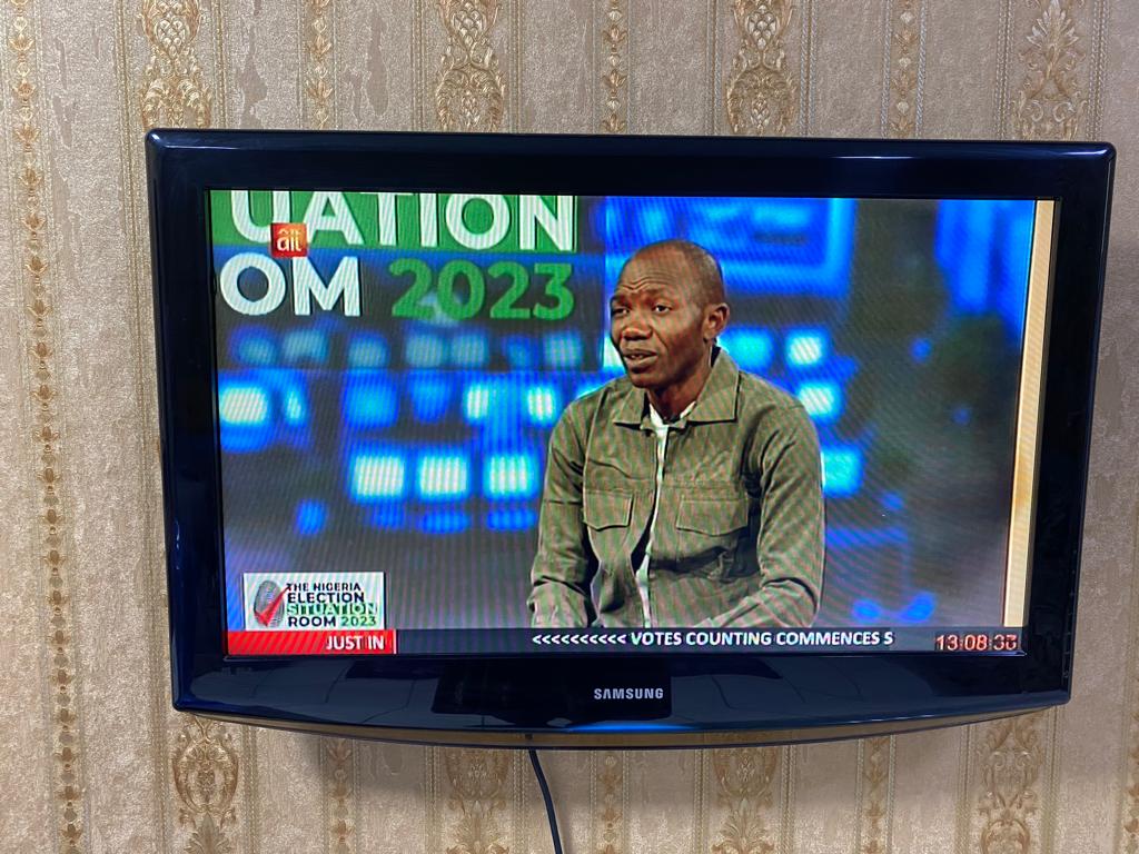 DEANinitiative's tweet photo. Back to the Nigeria Election Situation Room here @AIT_Online, DEAN Initiative ably represented by @semiyemichael is currently live to discuss supplementary Elections Report and Analysis.
#ipledge2voteng
#Electionfeedback
#ElectionReport https://t.co/VWma8SZLkx