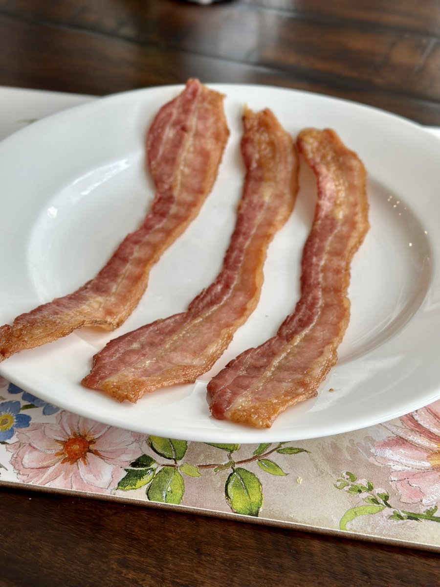 With #SwimsuitSeason rapidly approaching, look to the bacon diet.