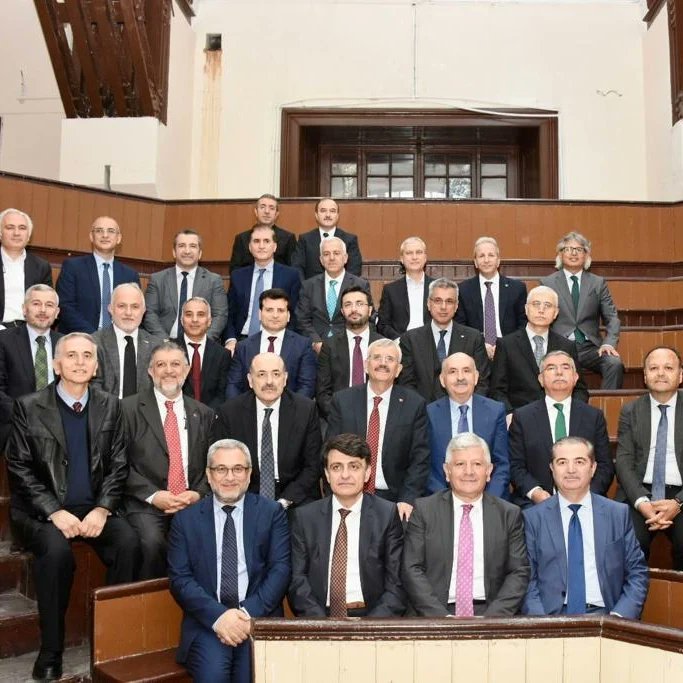 sbubursatip's tweet photo. Sağlık Bilimleri Üniversitesi’nin kuruluşunun 8'inci yıl dönümü dolayısıyla düzenlenen programda Bursa Tıp Fakültesi Dekanımız Prof.Dr. Mehmet Demir'in de katılımlarıyla "Mektebi Tıbbiyye-i Şahane Vefa Ödülleri" ve "4. Şahane Medya Ödülleri" sahiplerini buldu. https://t.co/zOGkyzEXVT