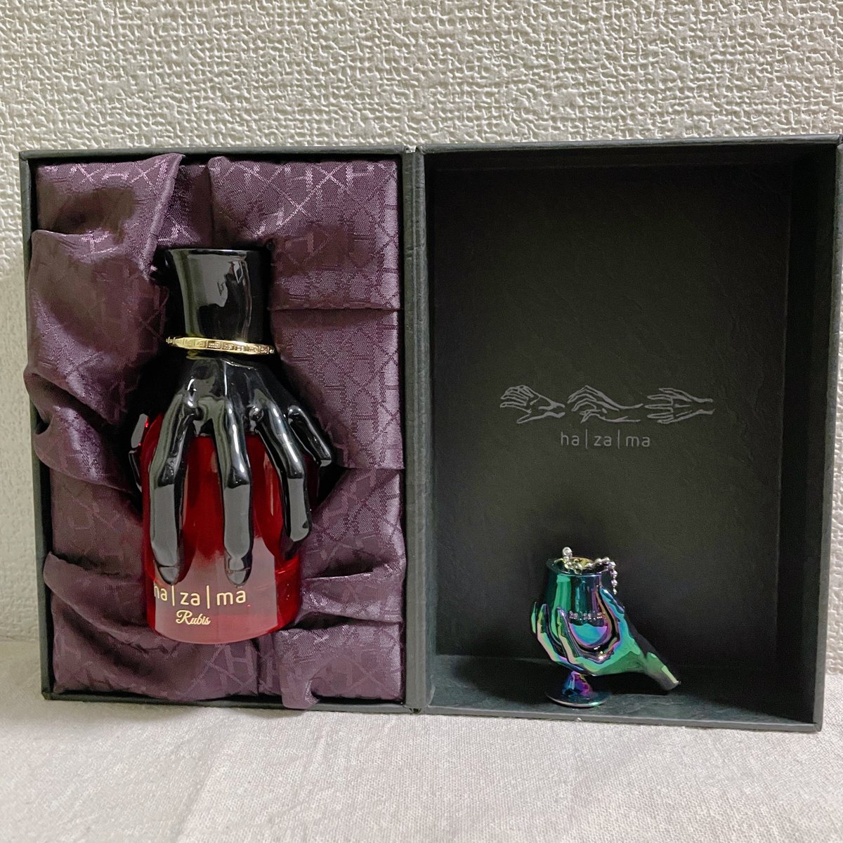 マジックショップ/hazama香水 hazama香水届きました 中身だけでなく豪華箱✨ よく見たら手の形違う