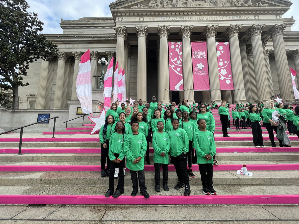 SWANSPrincipal's tweet photo. Swans Creek Chorus representing today at the National Cherry Blossom Parade!! So proud of these kiddos!! Catch them on TV today!! @SwansCreekES @PWCSNews #WeAreSWANS https://t.co/aU2gKTYTh4