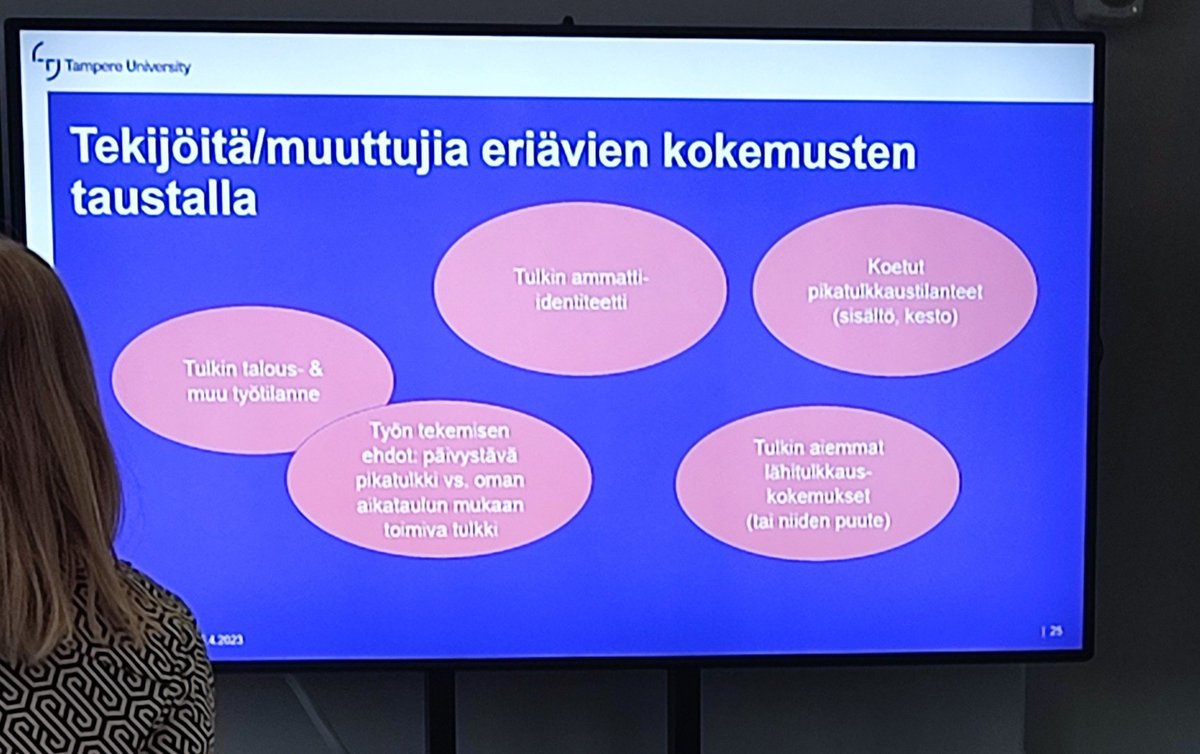 KaTuSymposium's tweet photo. Viimeinen #KäTu2023 sektioesitelmä, Anu Viljanmaa asioimistulkkien kokemuksista ja kokemusten tekijöistä oli paljon ajatuksia ja keskustelua herättävä. 
#SKTL #tulkkaus https://t.co/XeEsbiBP9O