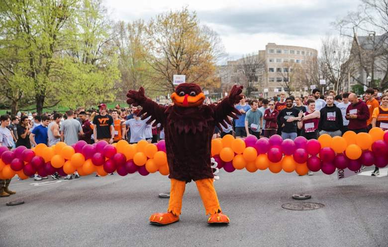 StudentsAtVT's tweet photo. Today is the 3.2 Run in Remembrance.🧡❤️ Hokies join together to reflect, remember, &amp; support one another as we honor the 32 vibrant lives tragically taken from us in 2007. 

Seeing the Hokie Nation come together as one is what makes our community so strong.🦃 #VT32Run https://t.co/zuBWVhxIUA