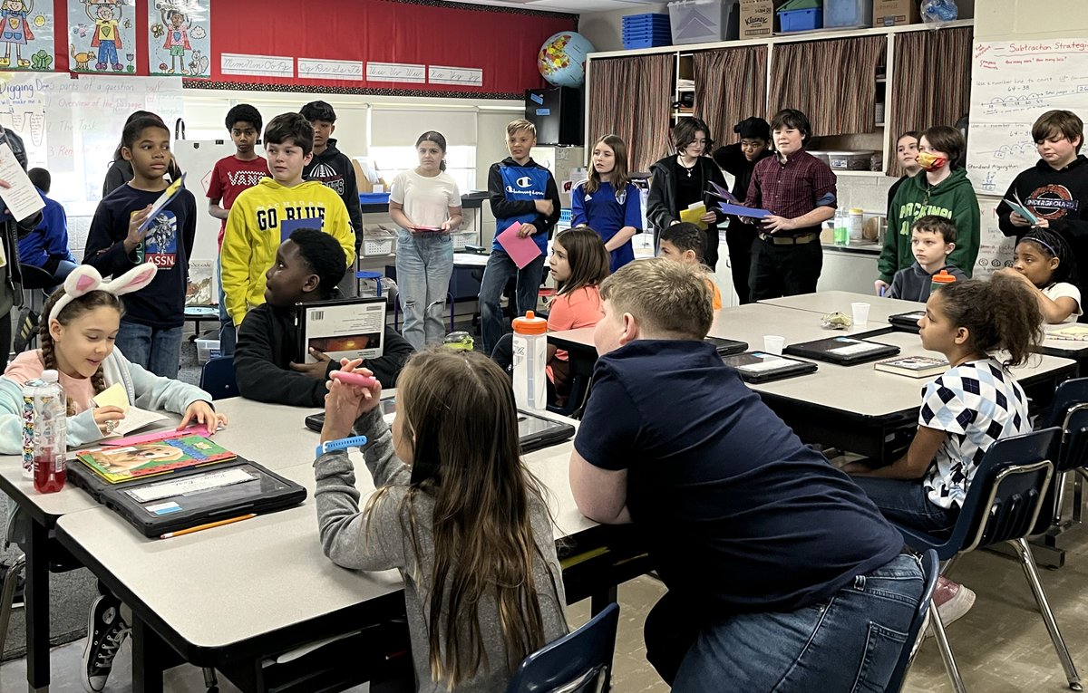 GBCSBobcats's tweet image. During standardized testing, elementary students cheer each other on! Brendel 5th graders wrote letters of encouragement to Brendel 3rd graders this week to be supportive during MSTEP testing! Great job, Bulldogs! #WeAreGB #MSTEP #positivityinaction