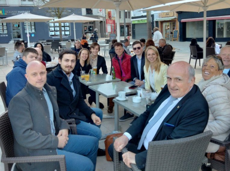 🍹Moment de convivialité, de cohésion et de travail avec les jeunes du @rnjlandes40 et les cadres du @RN_Landes.

Merci à nos conseillers régionaux @RNational_NA, @Michel_DufayRN et @Franceschini_RN, pour leur dynamisme et leur sérieux.