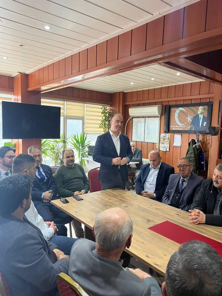 Alitugr98476809's tweet photo. LAPSEKİ MUHTARLAR DERNEĞİ 
MHP Mv Adaylarımız Sıtkı Keçeci,Nahit Özkan,Lapseki ve Biga İlçe Bşk ile birlikte Muhtarlar Der. ziyaret ederek, kıymetli Muhtarlarımız ile istişare edip,hayırlı Ramazanlar dileklerimizi ilettik.Desteklerini istedik @MHP_Bilgi @E_SemihYalcin https://t.co/5NWK2RRFZw