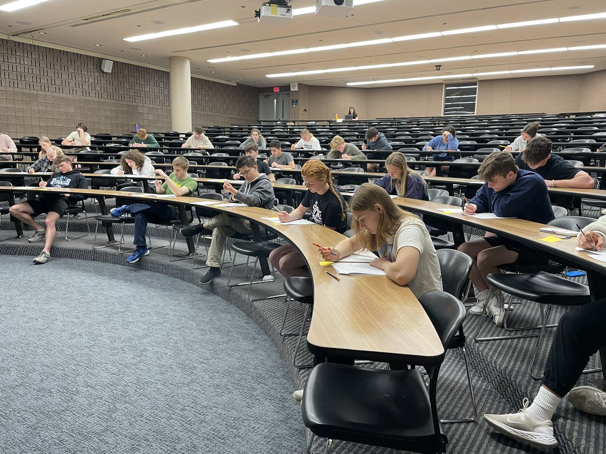 It’s AP crunch time! And what better thing to do on a Saturday morning than take a mock AP Calculus exam with students from around Genesee County?
#APCalculus #geneseeisd #RaiderNation #proudMIEducator