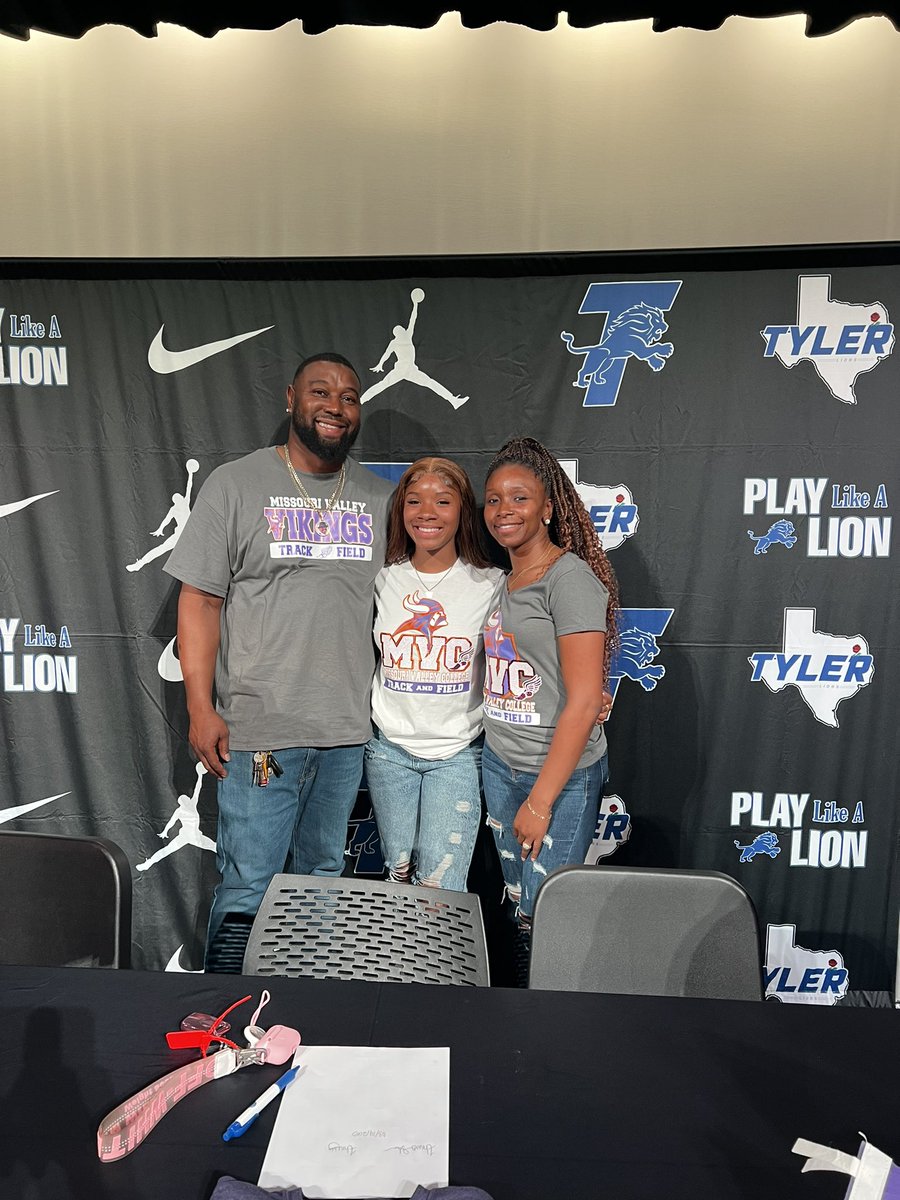 TylerLionsGT's tweet photo. Congratulations to Ahnesty Shurme on her signing to Missouri Valley College! https://t.co/4B1bh9KIYy