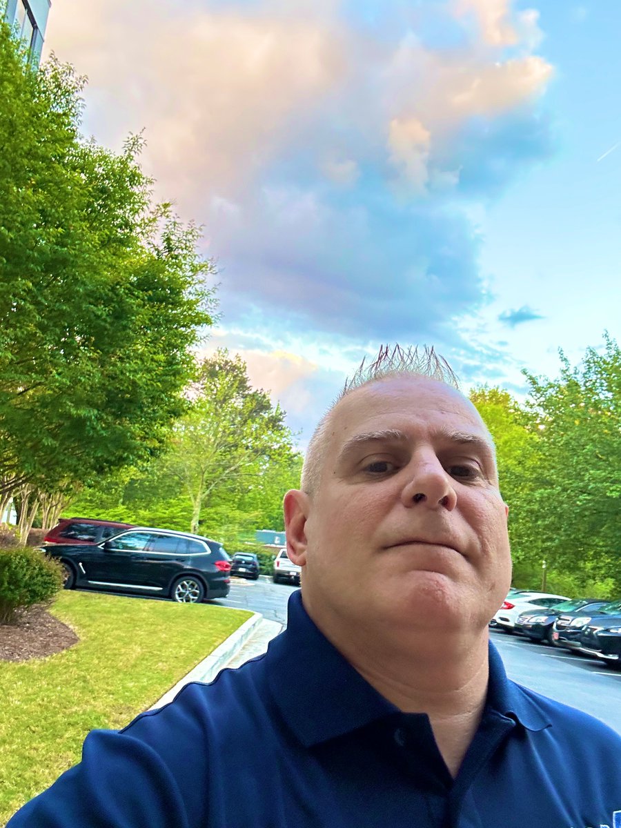 JustUrAvgFlyGuy's tweet photo. Getting ready to go help some homeowners get efficient windows 🪟 that save them money &amp; fix their problems 
#WindowNation https://t.co/Ng1ZqaO7te