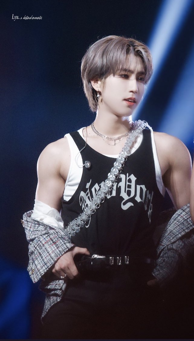 SunggiePics's tweet photo. And Han Jisung's body uff, one of the best bodies my eyes have ever seen 🤤 https://t.co/ghBfJpoJ5h