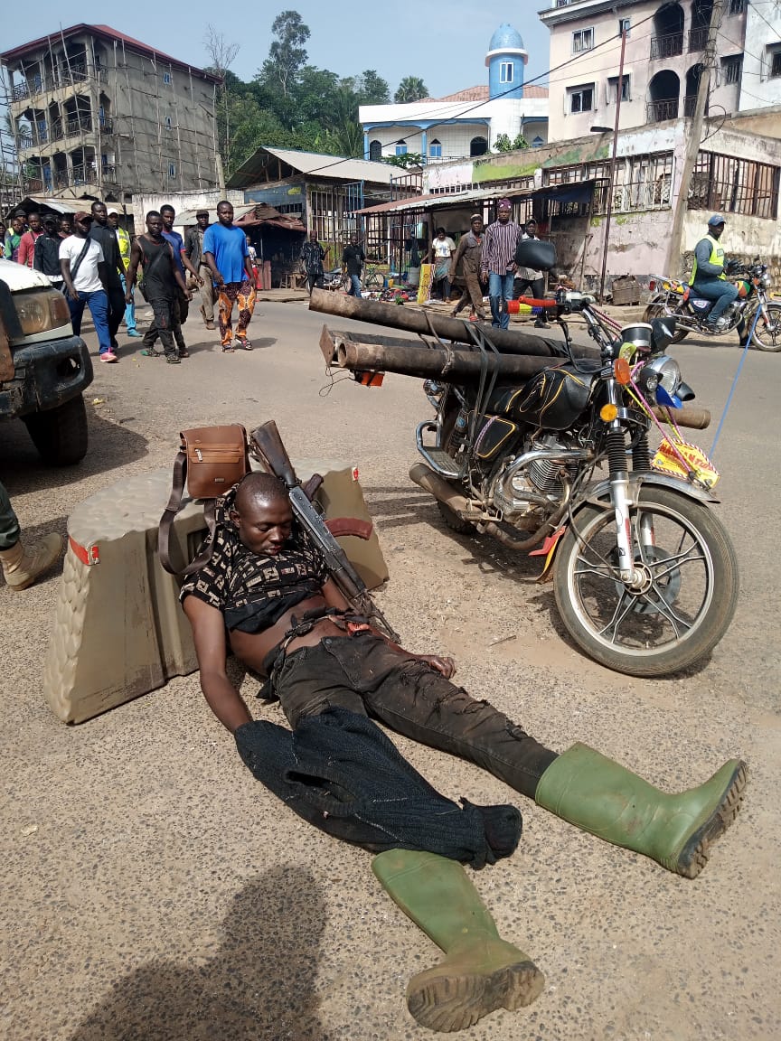 Nord ouest,,🇨🇲Babessi ce matin. Un Amba boy neutralisé par nos forces de défense