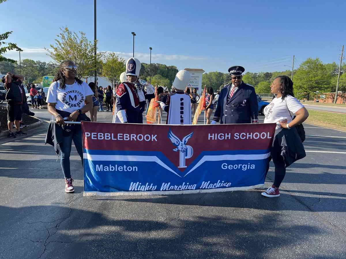 tab_amos's tweet photo. Getting ready for the #TasteofMableton Parade! @Pebblebrookband https://t.co/QV72pDHOZq