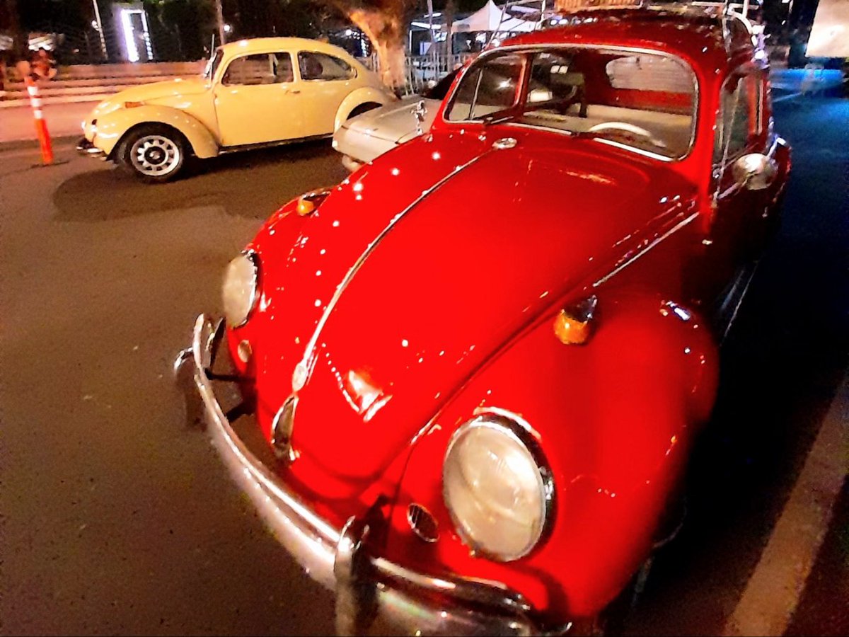 torlon_bush's tweet photo. Makatizens, we have Vintage Cars Philippines here at #MakatiStreetMeet presents #TastemakersByMercatoCentrale! 😯
 
Strike a pose and don't forget to tag us @makeitmakati when you post your pictures. 
 
#MakatiStreetMeetAtPaseo 
#ITAllHappensInMakati 
#MakeItHappen #MakeItMakati https://t.co/PpXqigdFBj