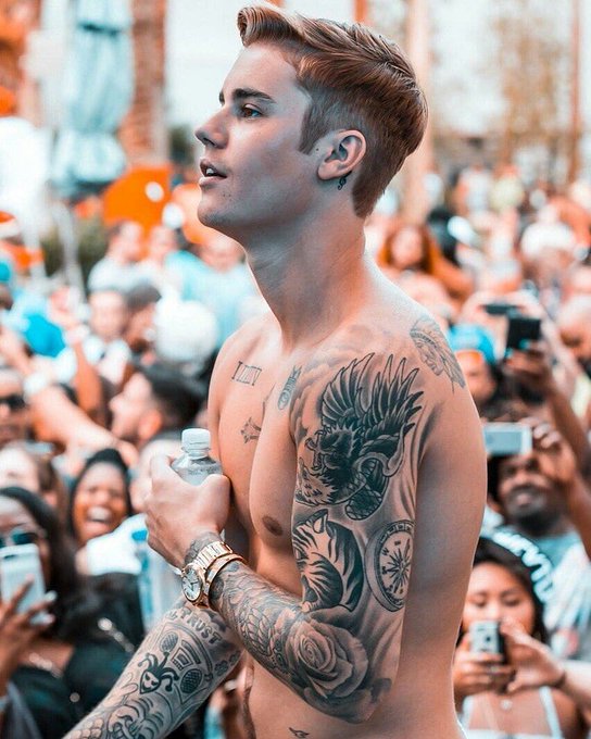 FtwbmRgXoAIuZzS?format=jpg&name=small